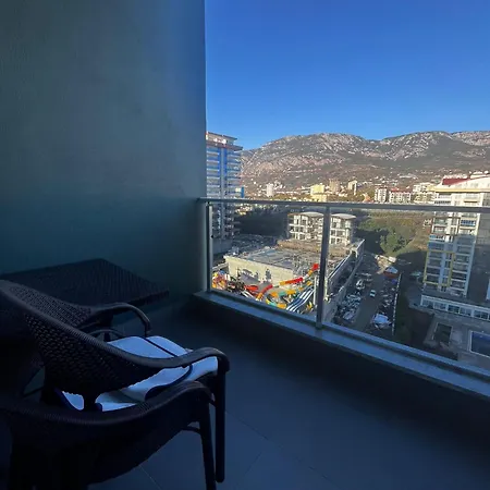 Serenity Apartment *